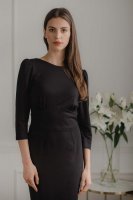  czarna dopasowana midi sukienka z wiązaniem na plecach