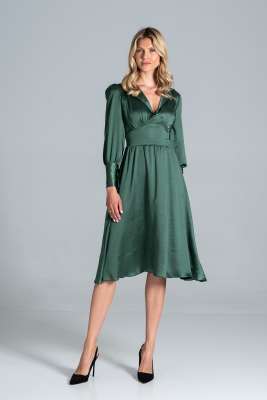rozkloszowana satynowa sukienka z długim bufiastym rękawem - zielona
